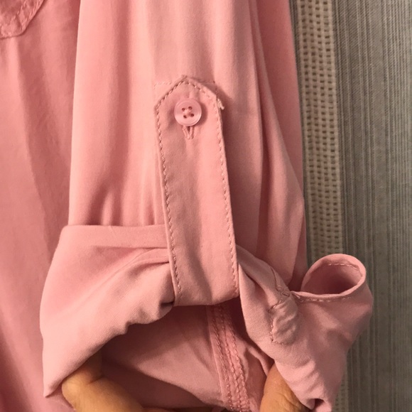 New with tags blush pink button shirt - Picture 5 of 7